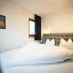 Appartementhaus Der Loewe Am Arlberg