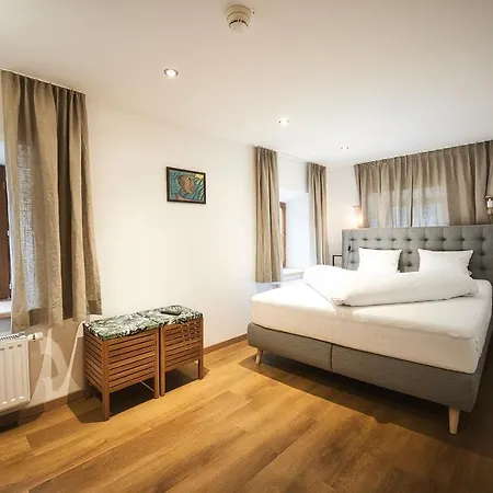 Zum Loewen Apartmenthaus Appartamento Flirsch