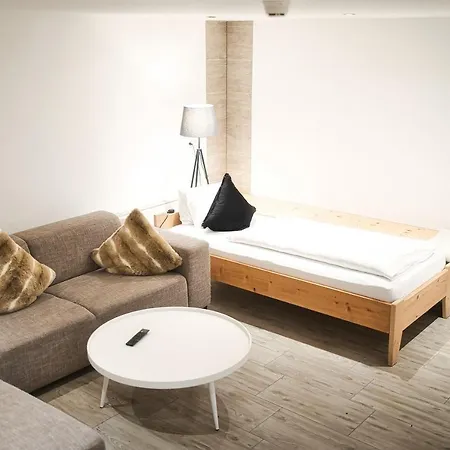 Appartementhaus Der Loewe Am Arlberg Apartman