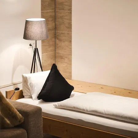 Appartementhaus Der Loewe Am Arlberg Lejlighed Flirsch