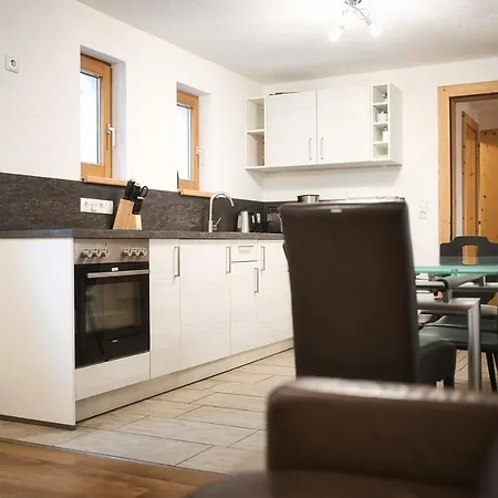 Appartementhaus Der Loewe Am Arlberg Flirsch