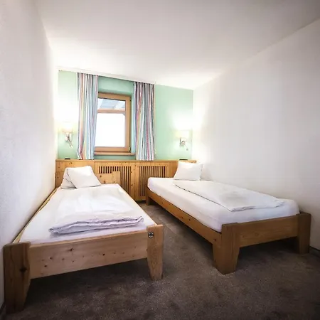 Appartementhaus Der Loewe Am Arlberg *